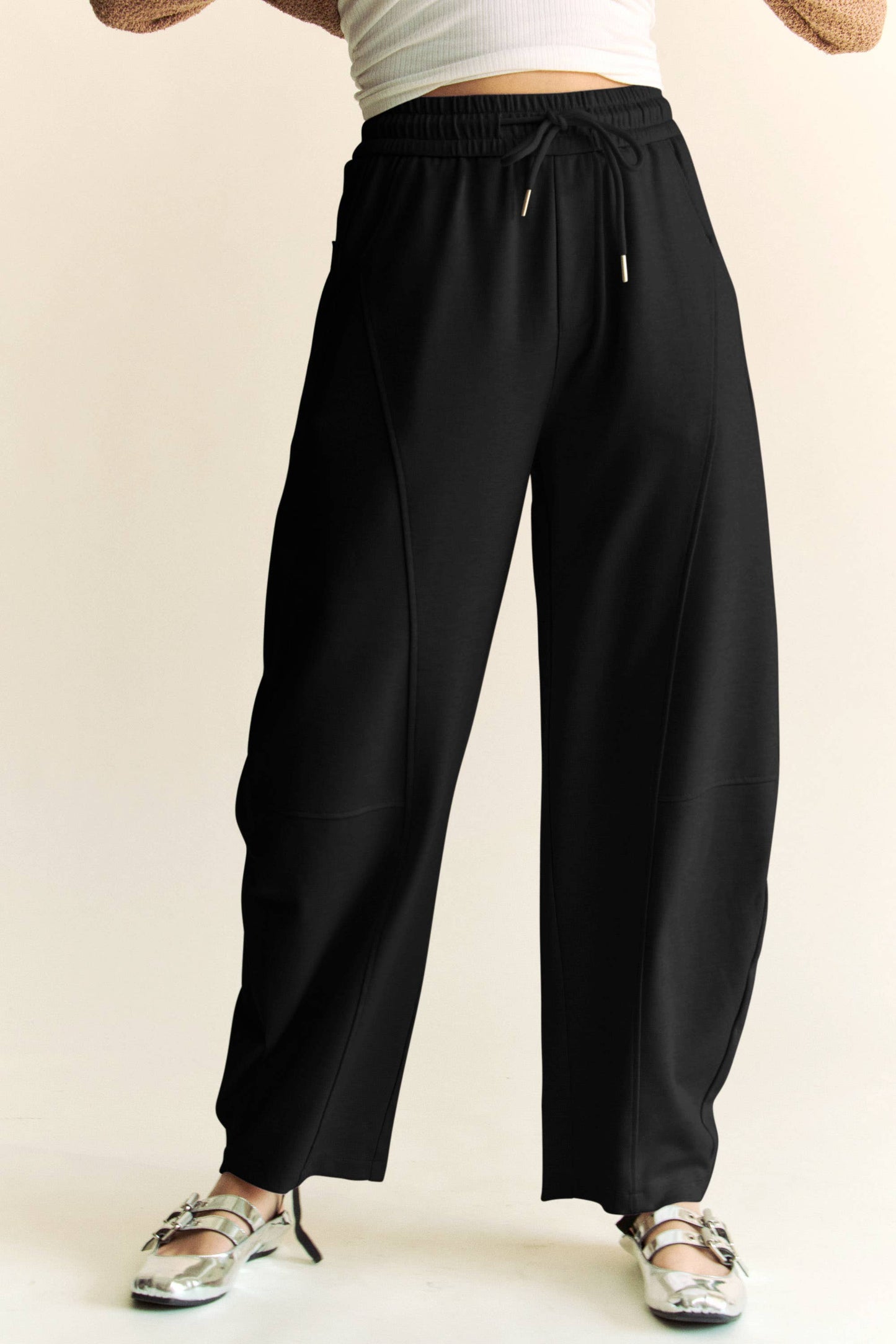 BLACK BARREL PANTS