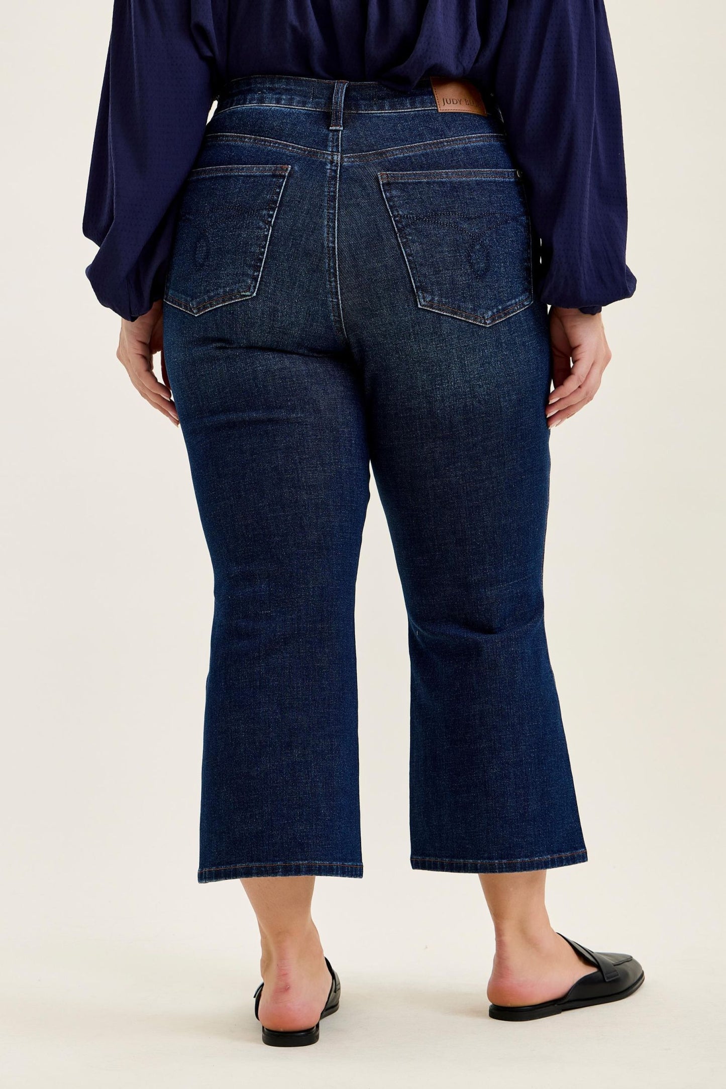 Judy Blue HW T.C. Amy Kick Flare DK Rustic Indigo Jeans 881170