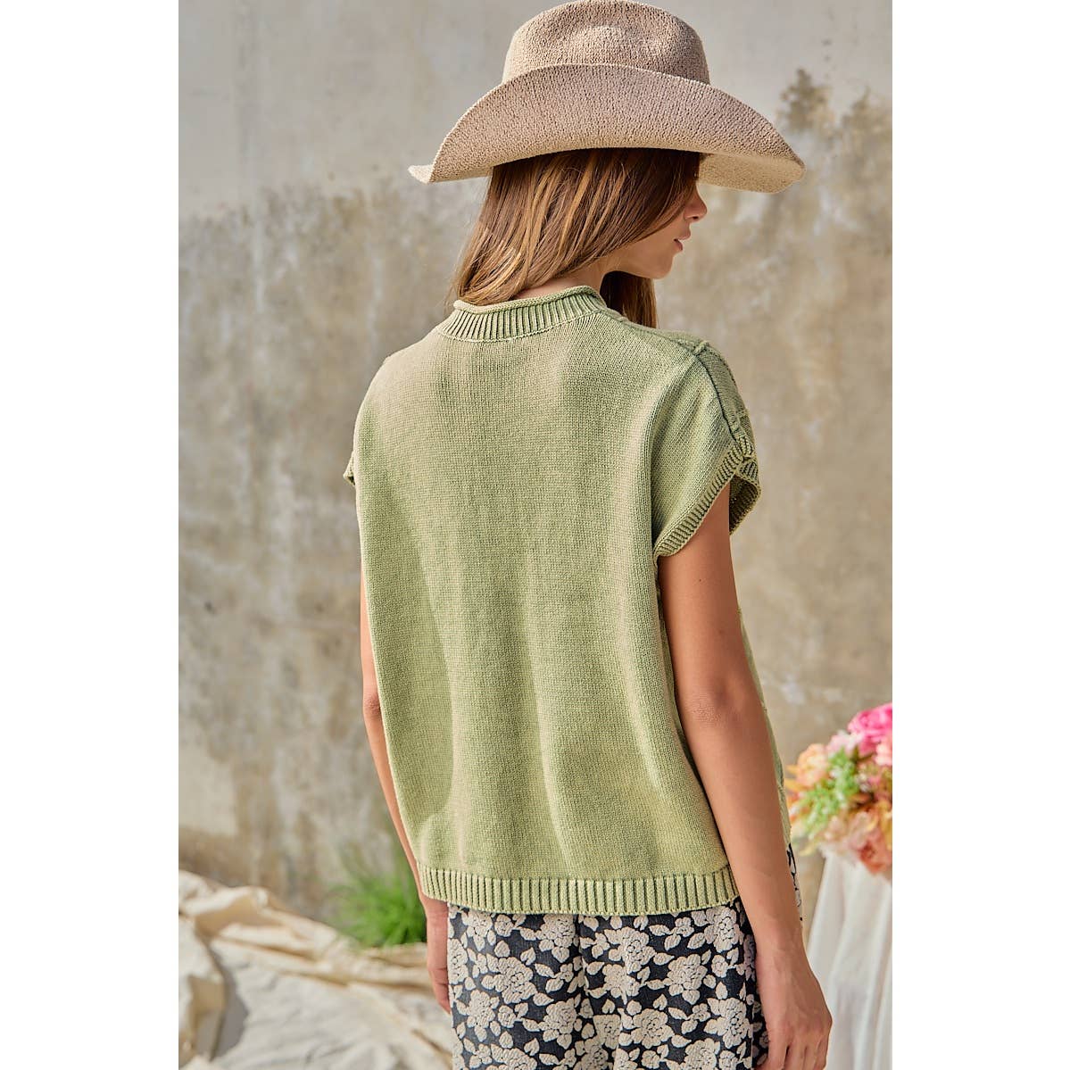 DIAMOND PATTERN WASHED KNIT DROP SHOULDER TOP: LT OLIVE