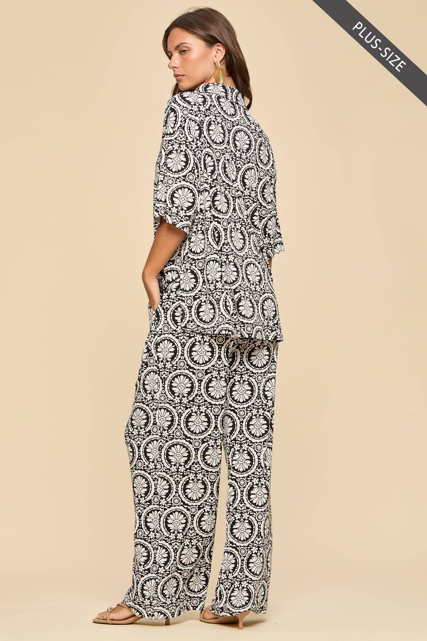 PLUS SIZE 2-Piece Blouse + Relaxed Pants Resort Wear Set