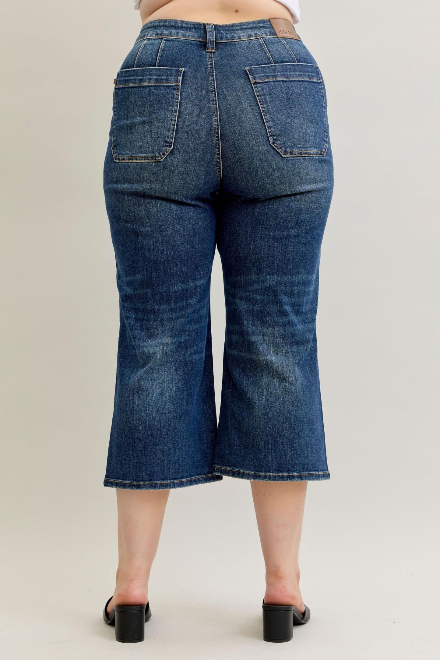 Judy Blue HW Wide Crop Utility & Patch Pocket Jeans 881007