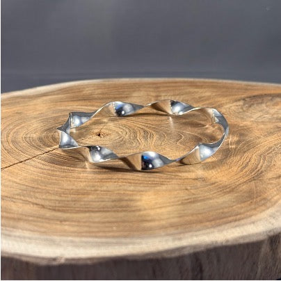 BOHO SOL Toot Toot Twist Bangle T4180