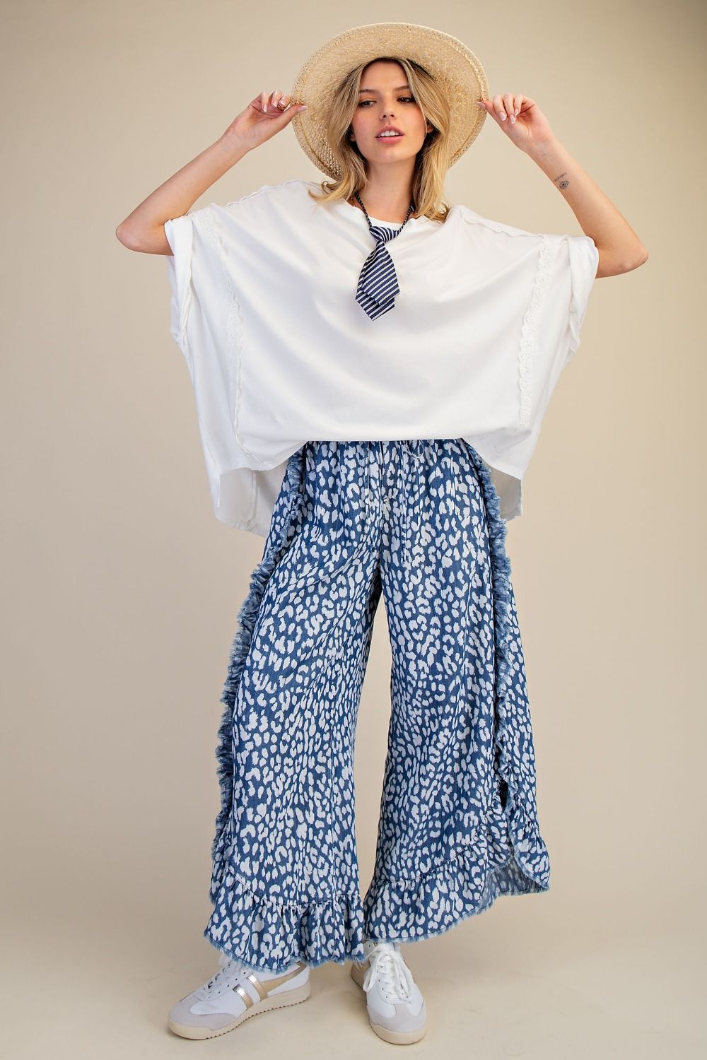 ANIMAL PRINTED CHAMBRAY FRAY DETAILING PANTS