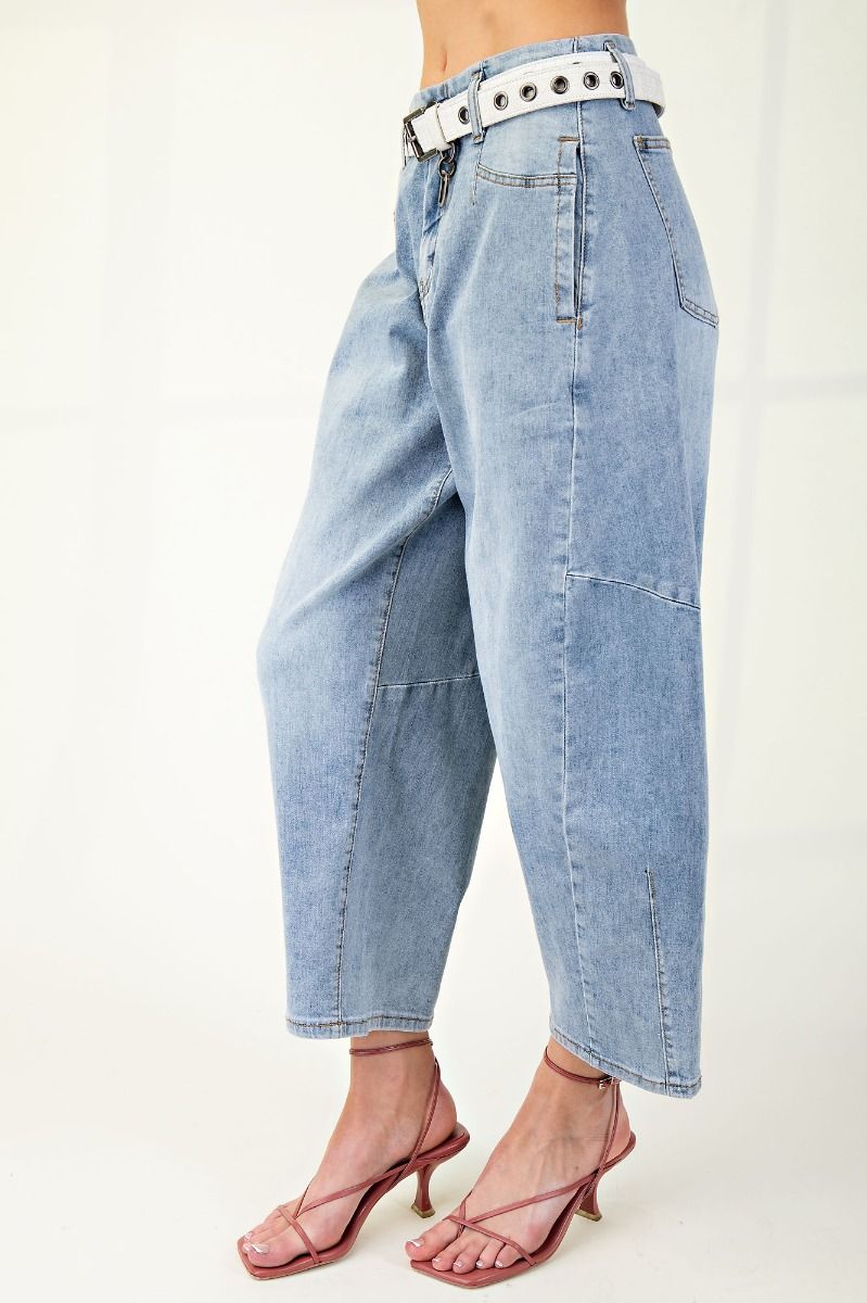 WASHED DENIM BARREL JEANS