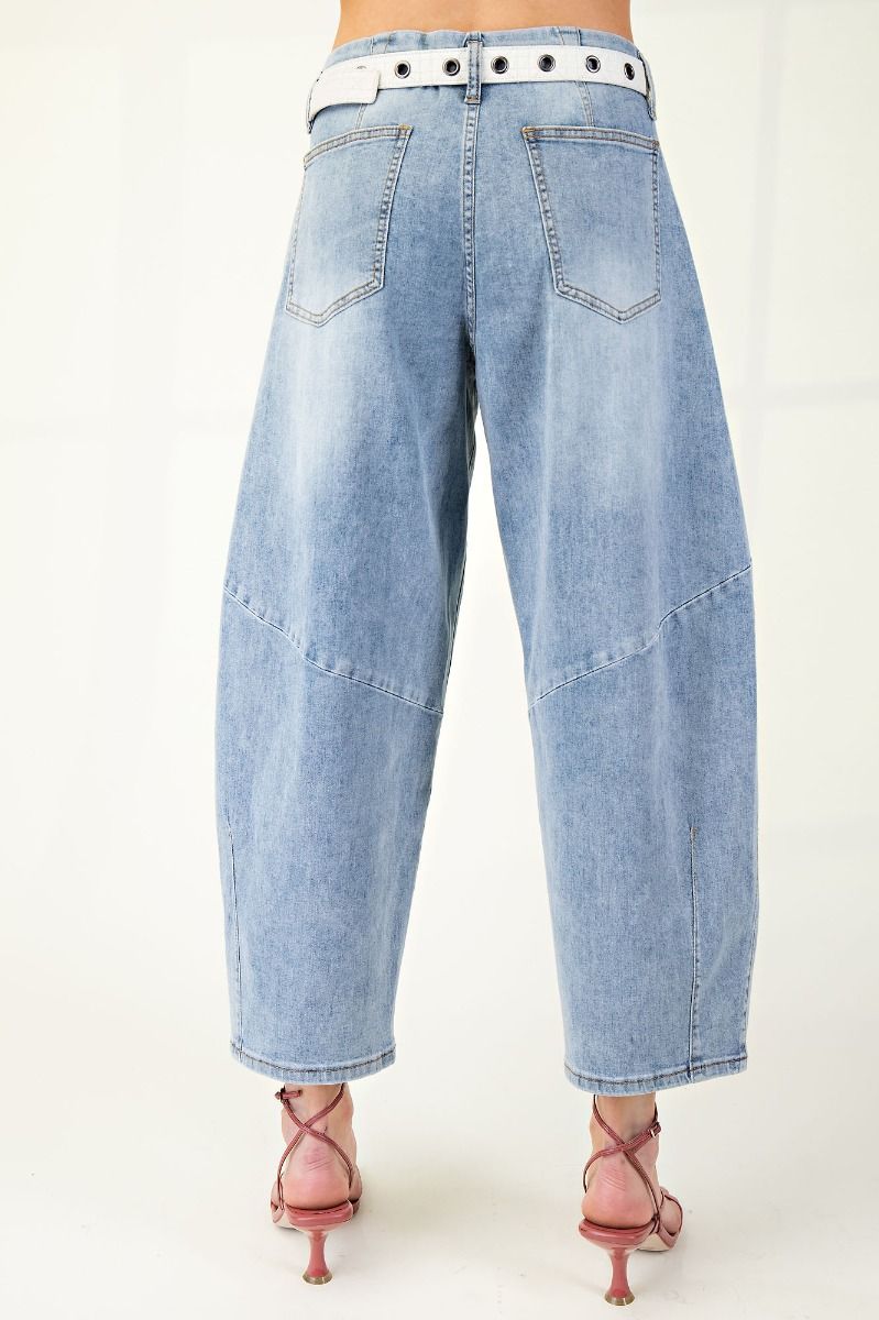WASHED DENIM BARREL JEANS