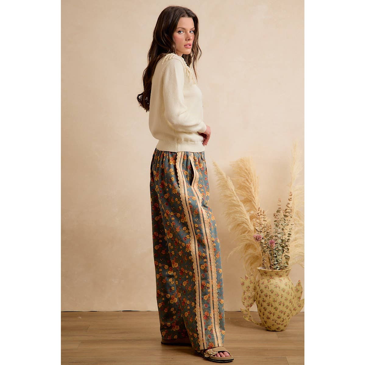 WASHED FLORAL DENIM SIDE LACE TRIM ELASTIC PANTS