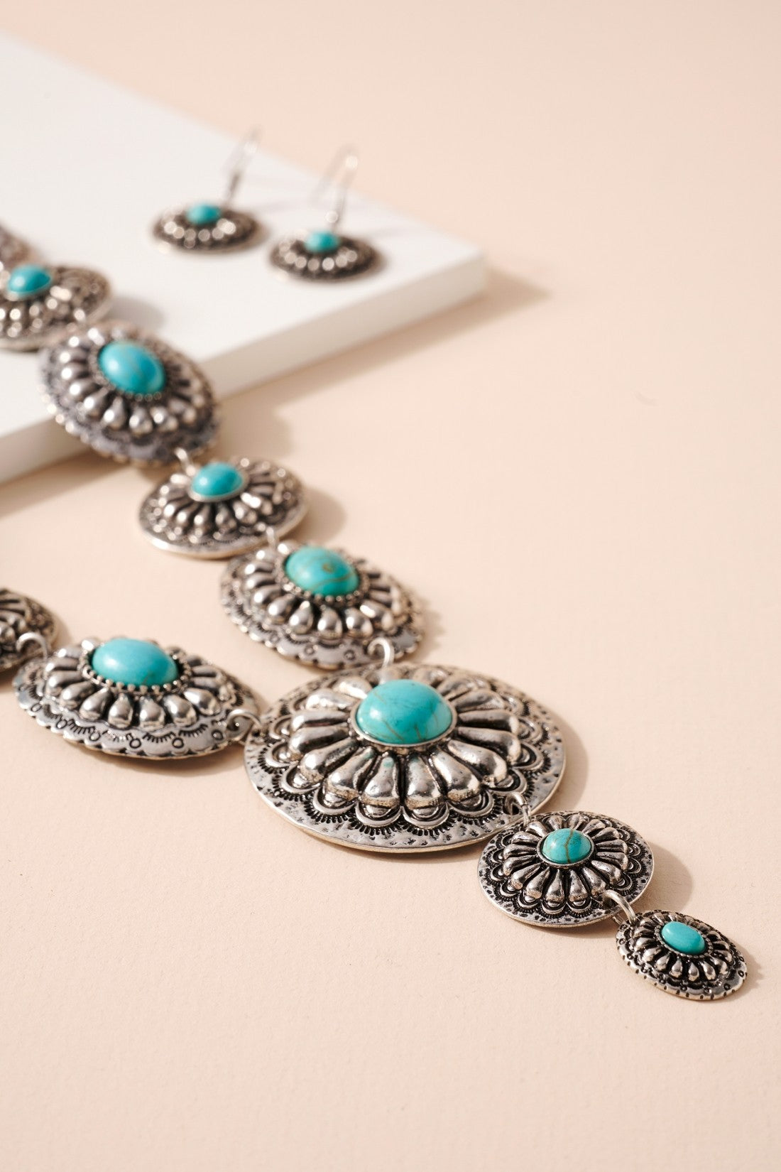 Western Concho Y-Shape Necklace
