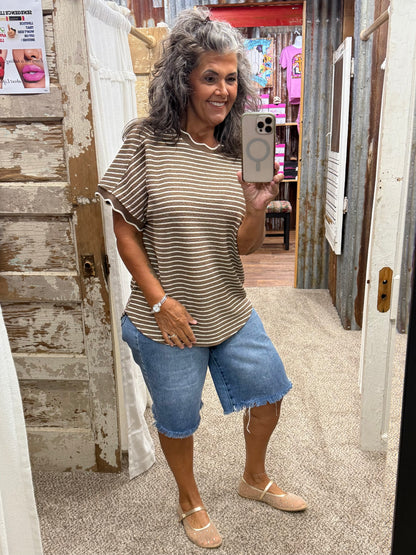 Scallop Trim Stripe Knit Top: MOCHA STRIPE