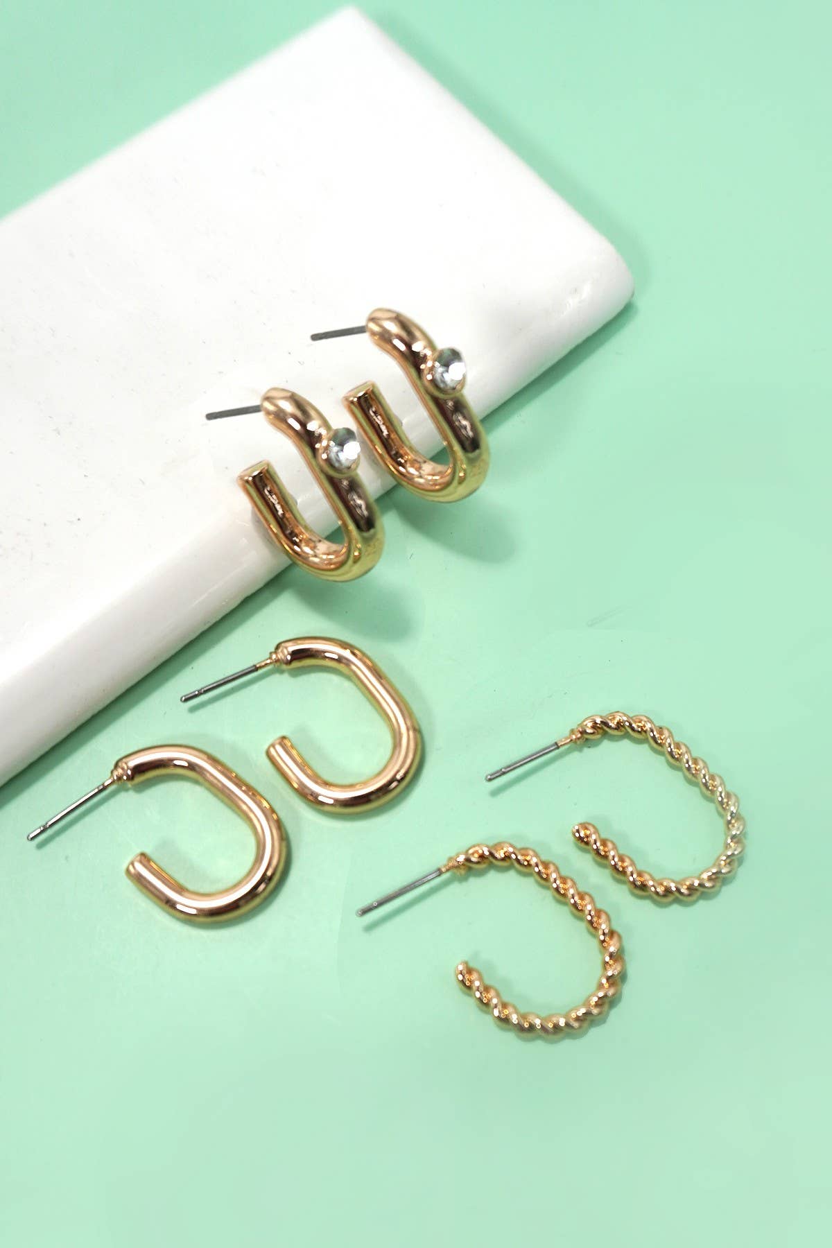 TRIO HUGGLE HOOP TITANIUM POST EARRINGS | 80E5808: GOLD