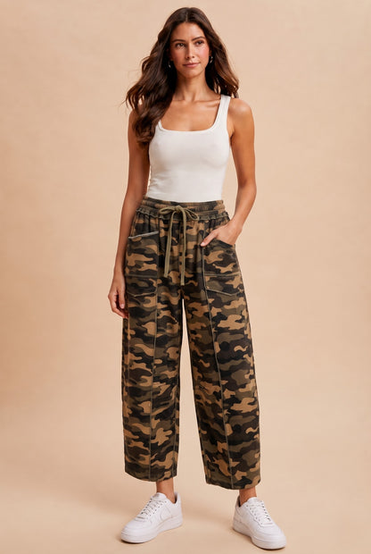 Camoflauge Printed Barrel Fit Utility Knit Pants
