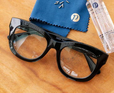 Center Stage Focus - Black Readers by Peepers