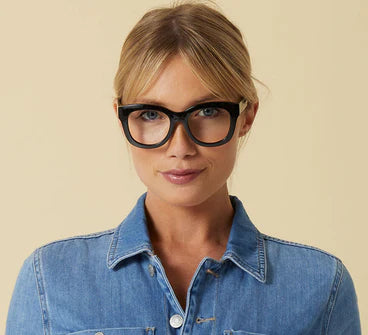 Center Stage Focus - Black Readers by Peepers