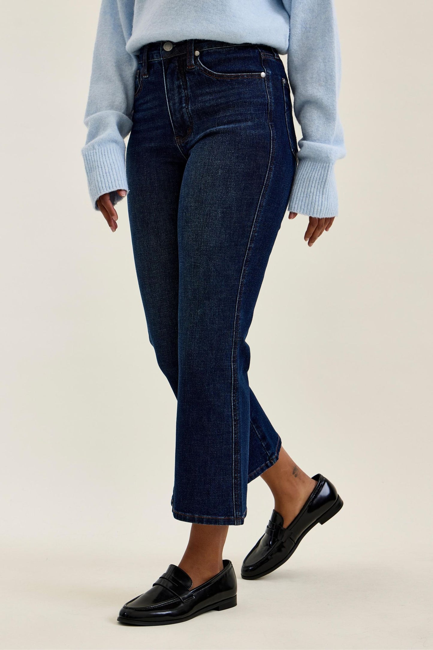 Judy Blue HW T.C. Amy Kick Flare DK Rustic Indigo Jeans 881170