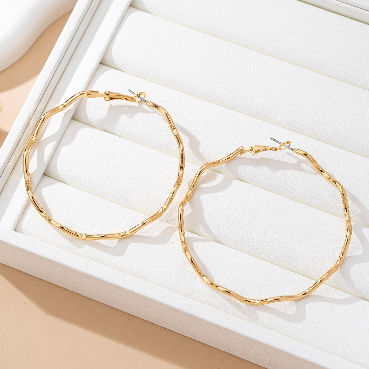Oversized Hammered Gold Wavy Hoop Earrings | 80E61830: GOLD