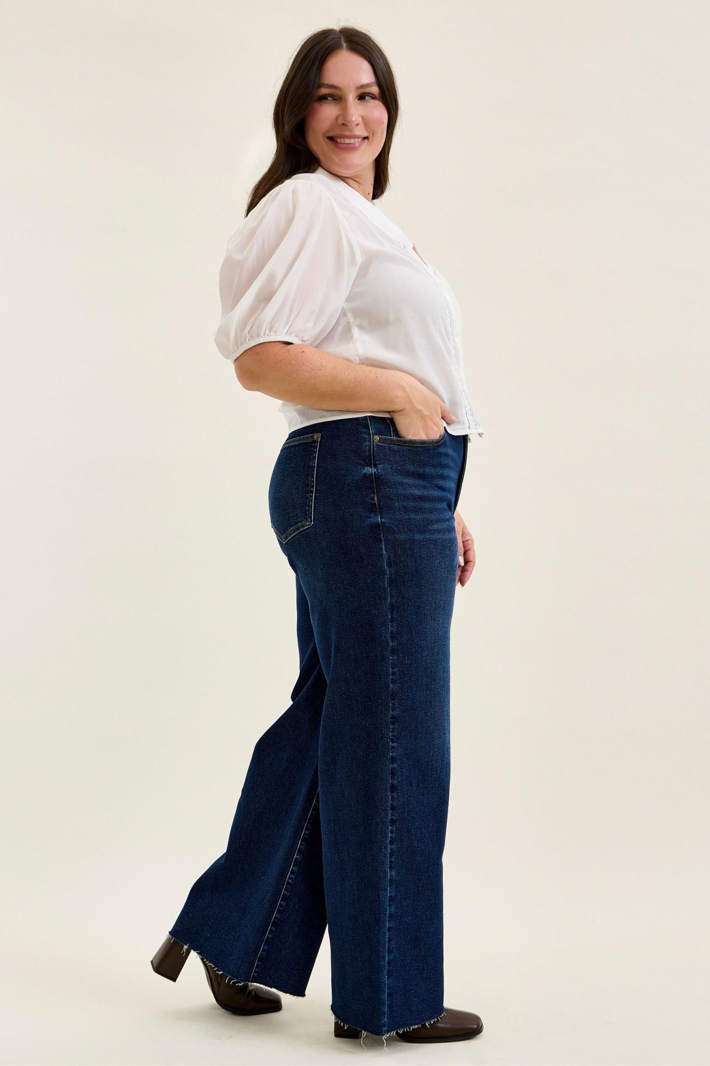 Judy Blue HW Retro Wide w/ Adjustable WB Tabs + Raw hem 881114
