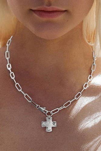 NOTABLE HAMMERED CROSS FRONT TOGGLE NECKLACE | 40NK9666: Silver