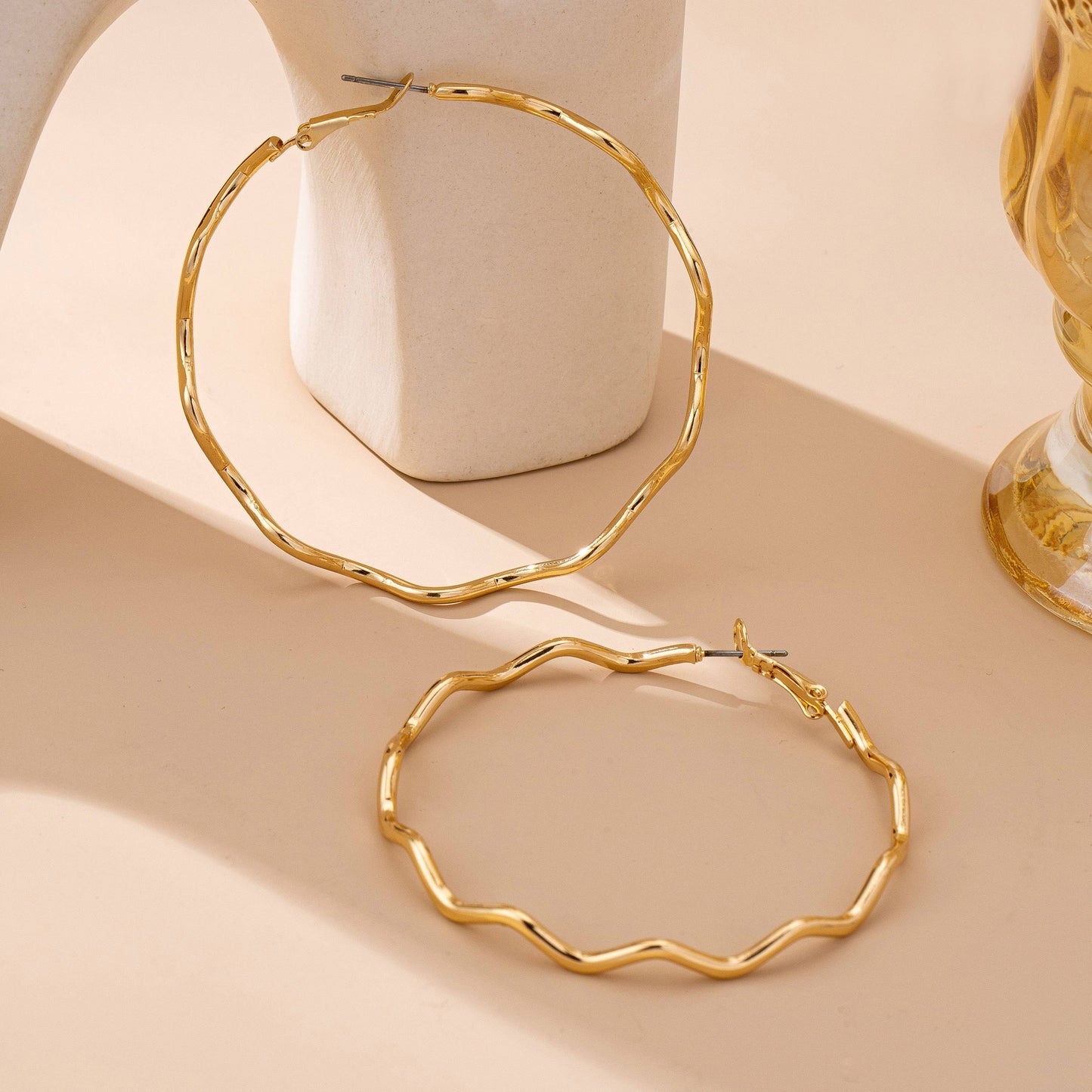 Oversized Hammered Gold Wavy Hoop Earrings | 80E61830: GOLD