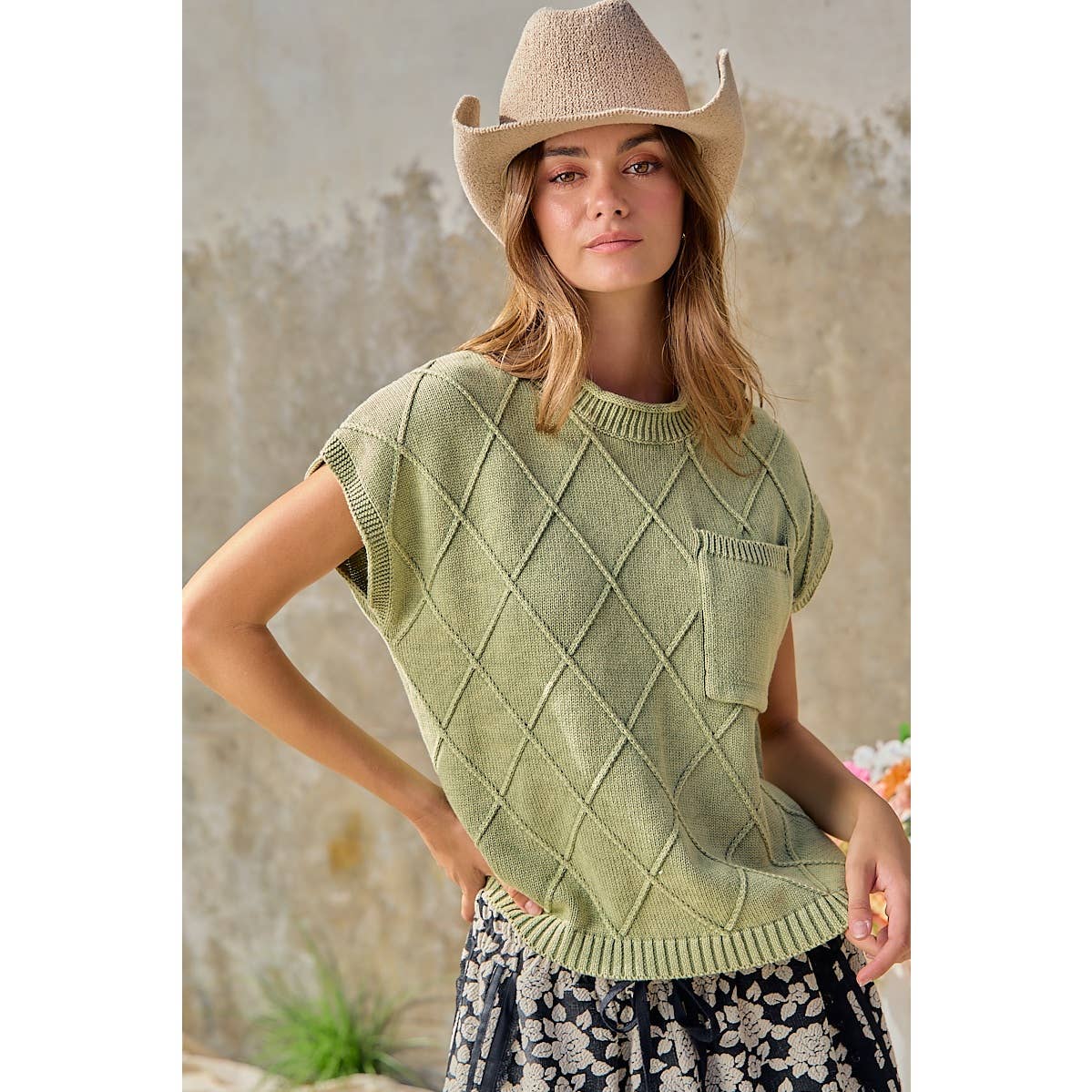DIAMOND PATTERN WASHED KNIT DROP SHOULDER TOP: LT OLIVE