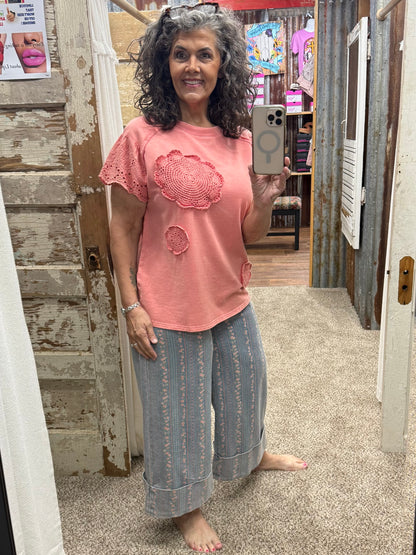EASEL FLORAL PRINT WASHED DENIM CAPRI PANTS
