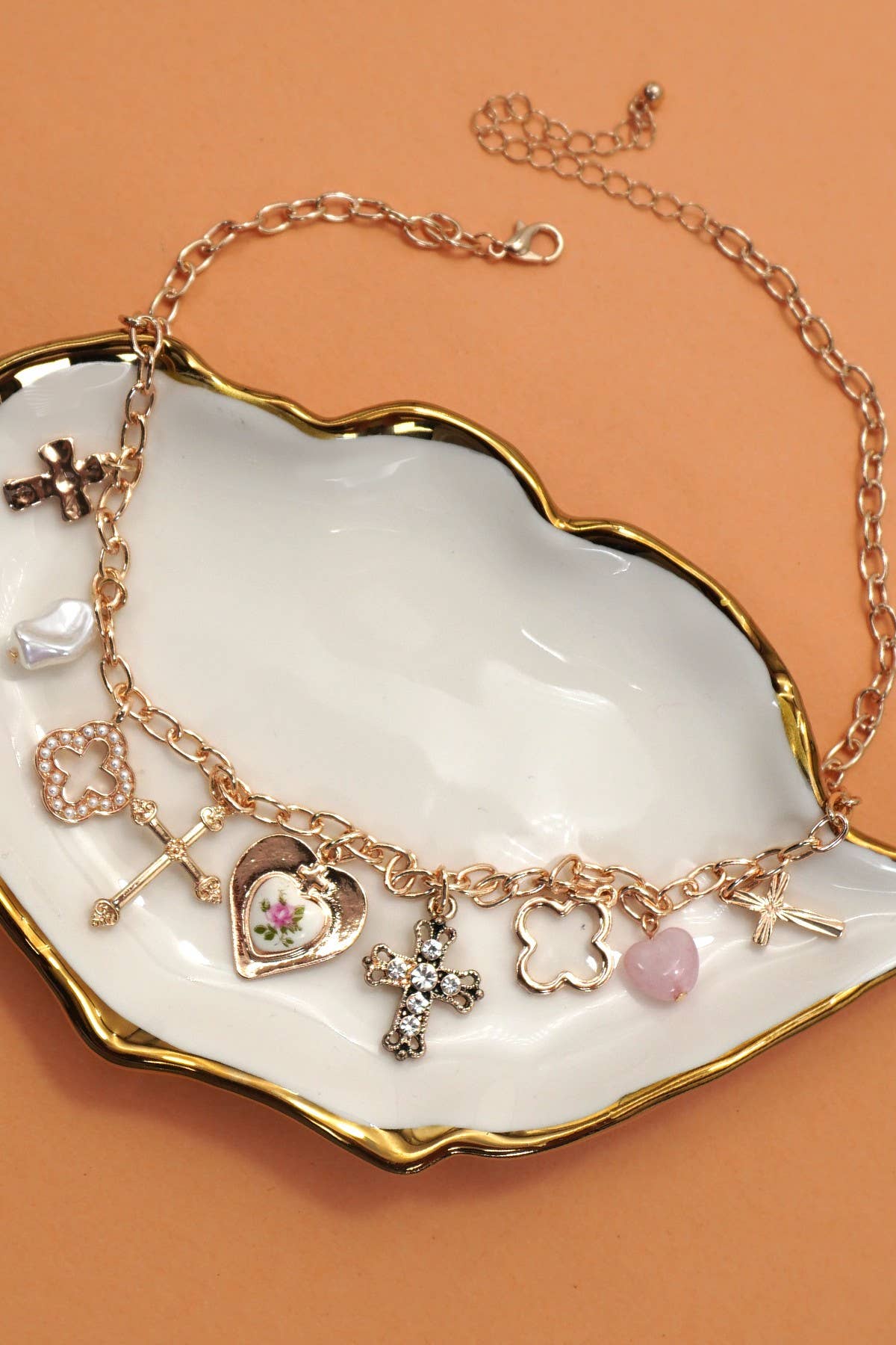 CHARM NECKLACE-CLOVER CROSS PORCELAIN FLOWER | 80N92003: GOLD