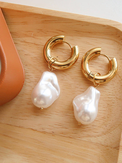 Oceana Gold Statement Large Pearl Earring: Yellow Gold