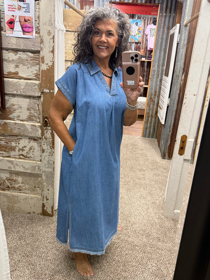 UMGEE Light Denim Washed Collared Denim Midi Dress