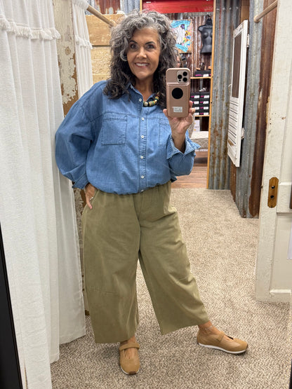Brad & Rena Relaxed Cropped Pants - Olive