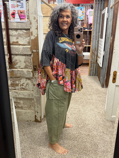 WASHED COTTON OVERSIZED POCKETS WIDE CARGO PANTS: VINTAGE OLIVE
