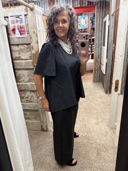 Brad & Rena Relaxed Short-Sleeve Tunic Top - Black