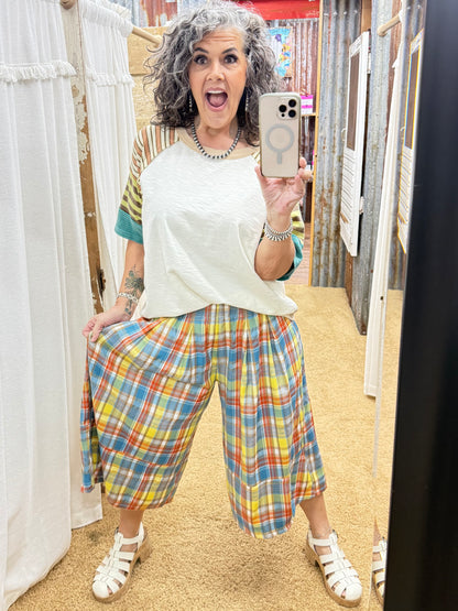 PLAID WOVEN WIDE LEG CAPRI PANTS