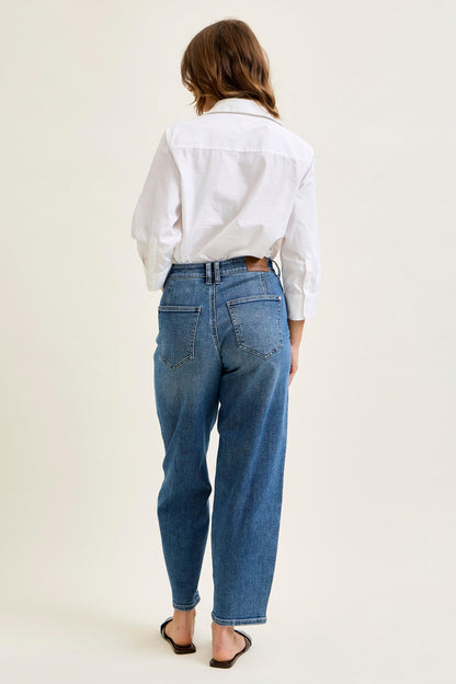 Judy Blue HW R.M. Barrel w/ Dart Detailing Jeans 881152