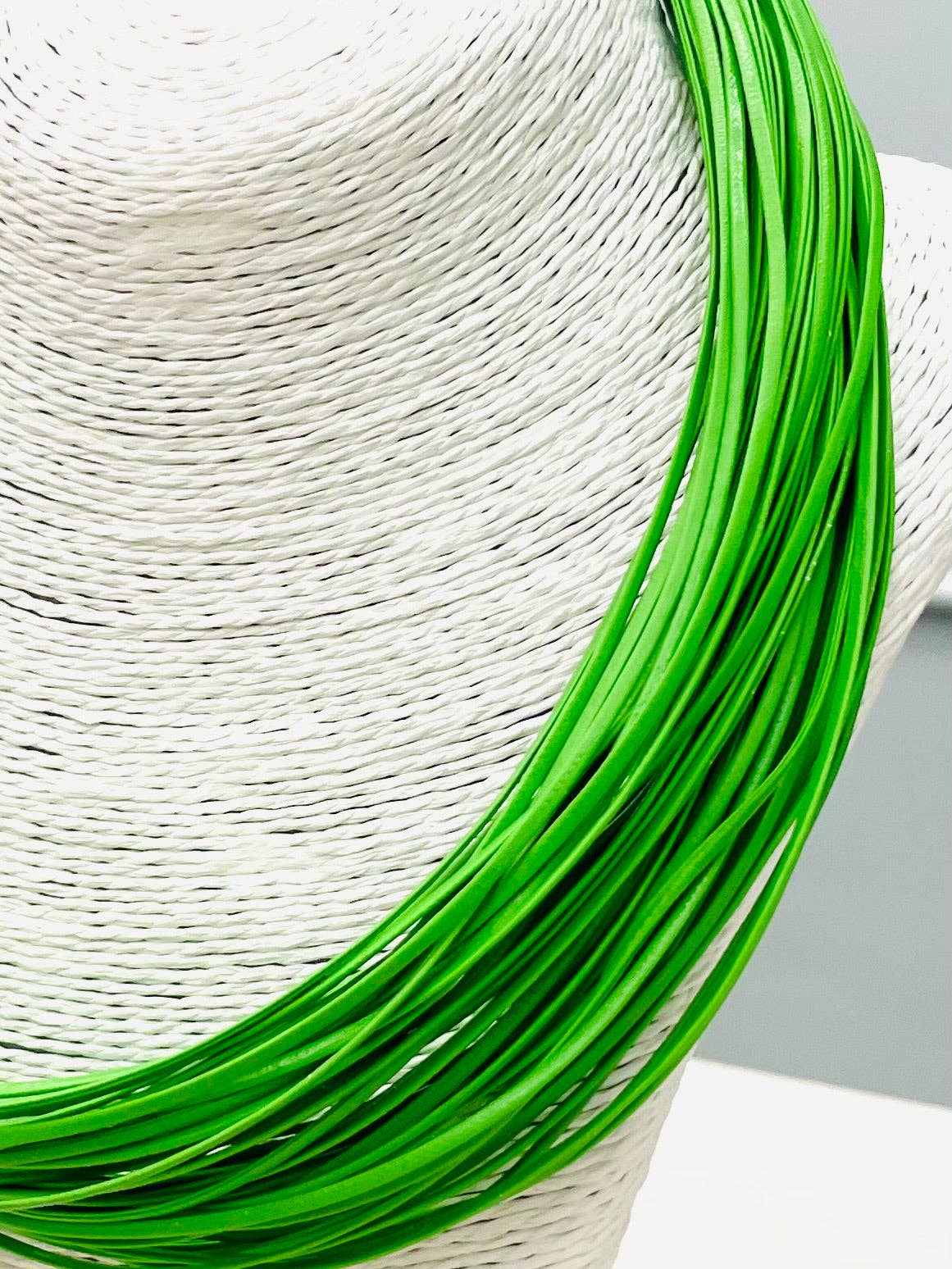 CHIC - Leatherette strand (lime)