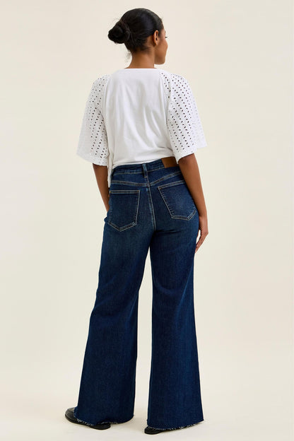 Judy Blue HW Retro Wide w/ Adjustable WB Tabs + Raw hem 881114