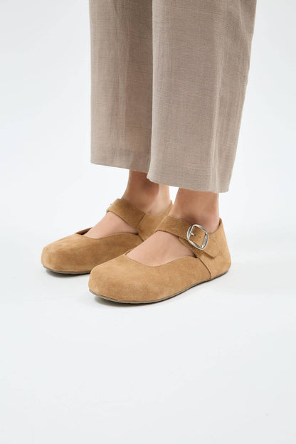 Heritage Hunter Mary Janes in Camel