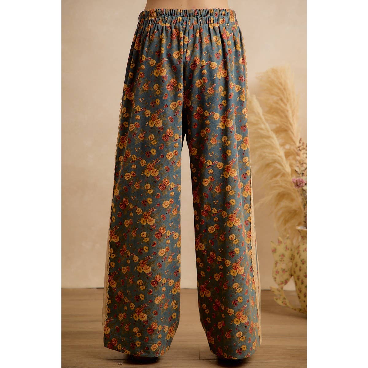 WASHED FLORAL DENIM SIDE LACE TRIM ELASTIC PANTS