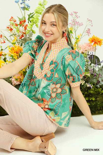 UMGEE Green Mixed Abstract print V-Neck Top