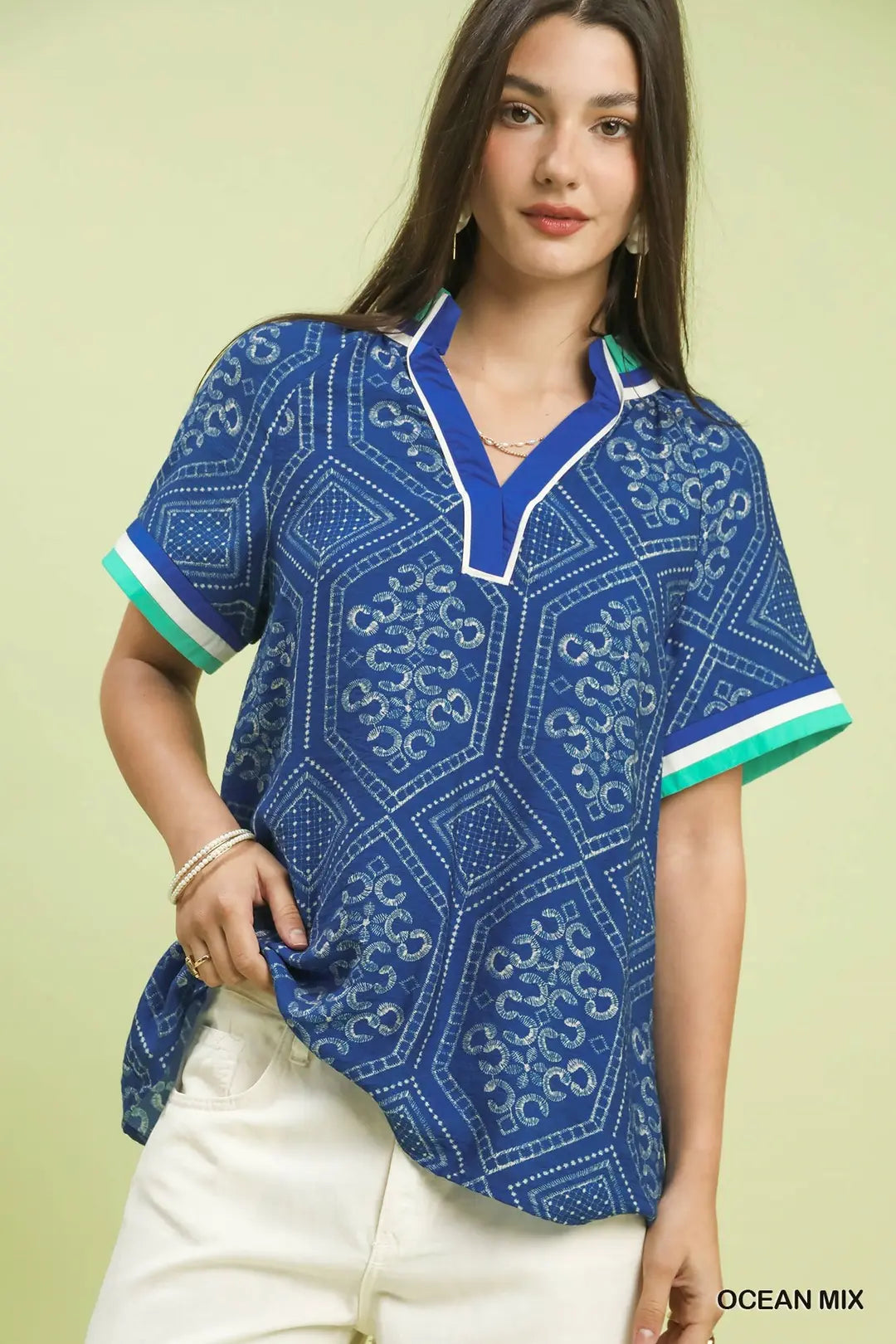 UMGEE Ocean Mix Geometric Print Top w/ Contrast Trim