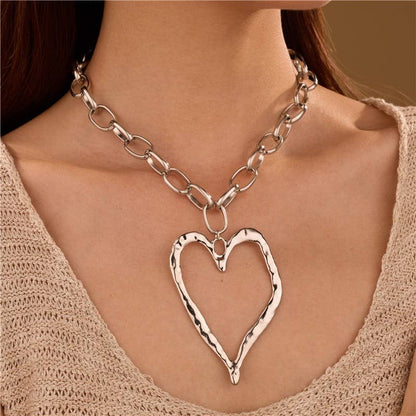 Statement Hammered Open Heart Necklace | 40NK9698: Silver