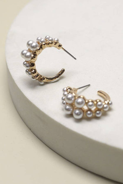 DOUBLE ROW PEARL MINI HUGGIE HOOP EARRINGS | 31E03627: Gold