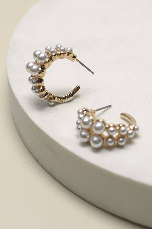 DOUBLE ROW PEARL MINI HUGGIE HOOP EARRINGS | 31E03627: Gold