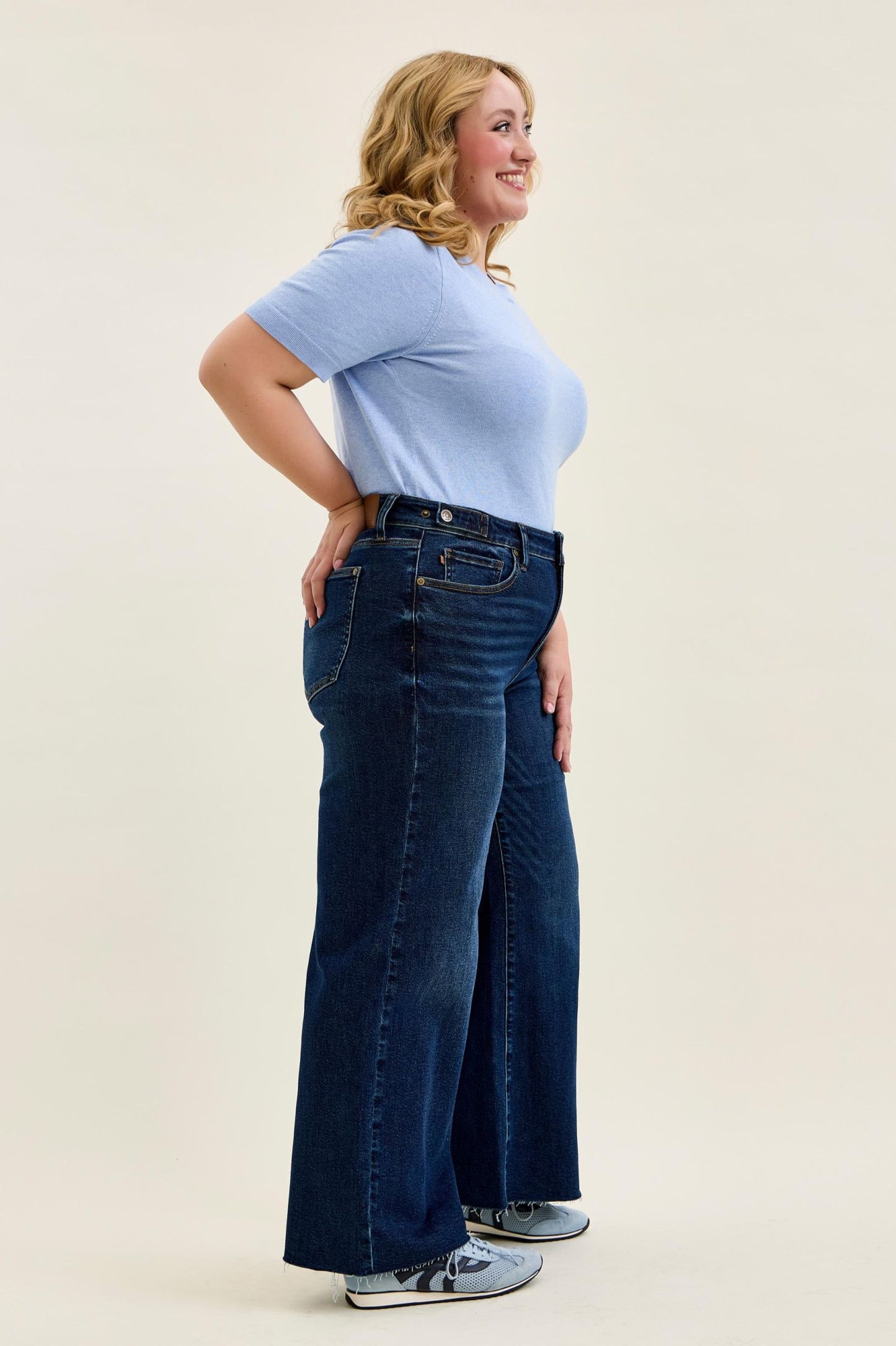 Judy Blue HW Petite Retro Wide w/ Adjustable WB Tabs + Raw hem 881114 PT