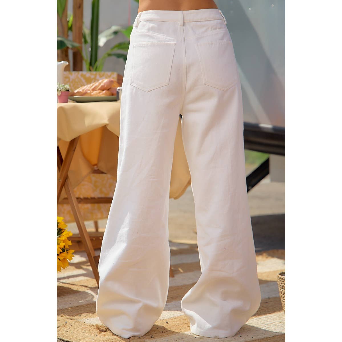 RETRO FLORAL APPLIQUE WIDE LEG COTTON PANTS: OFF WHITE