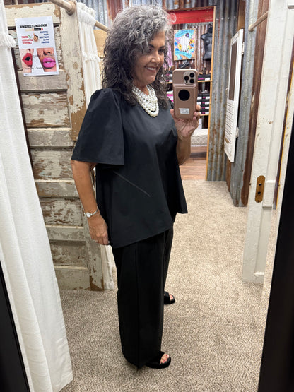 Brad & Rena Relaxed Short-Sleeve Tunic Top - Black