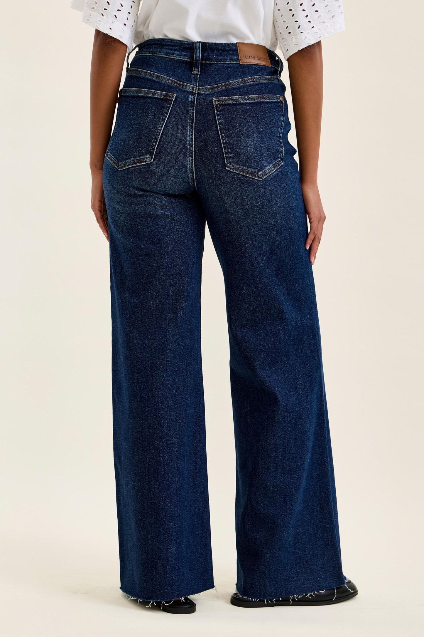 Judy Blue HW Retro Wide w/ Adjustable WB Tabs + Raw hem 881114