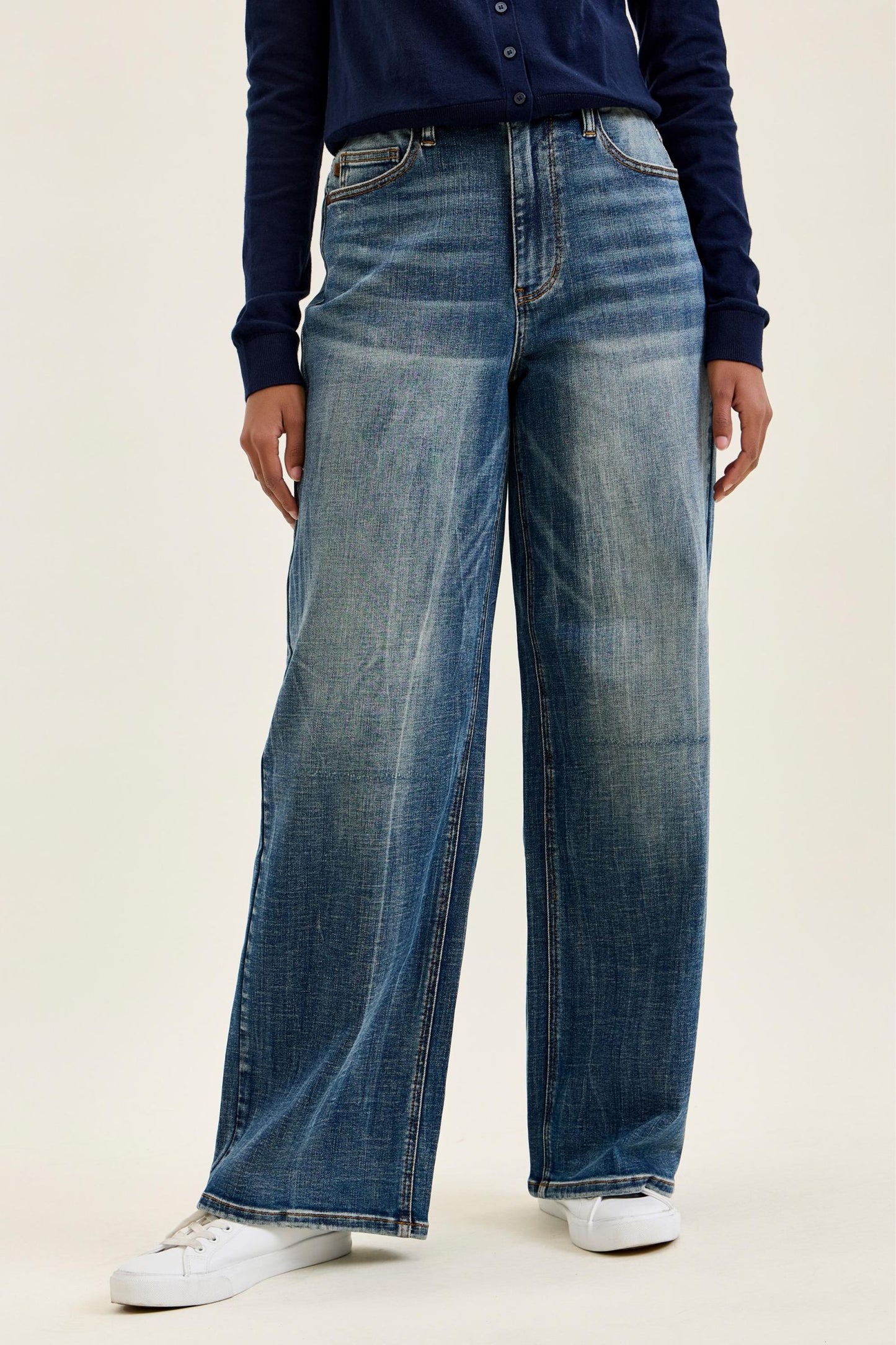 Judy Blue HW WILHELMINA Baggy MD Vintage Blast Jeans 881157