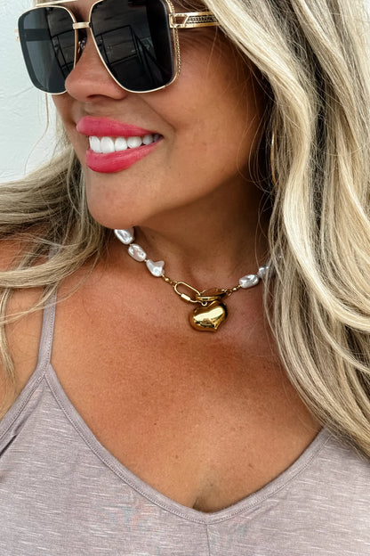 LOVE BY THE SHORE PEARL NECKLACE