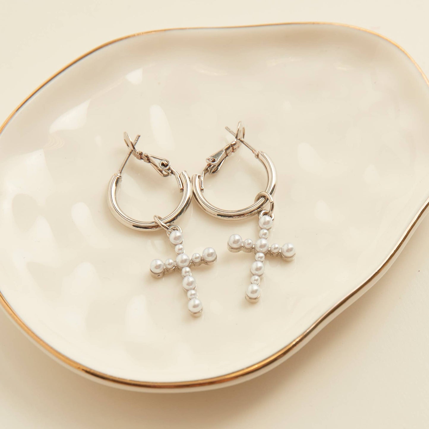 Cera Inspirational Pearl Cross Earrings: Silver