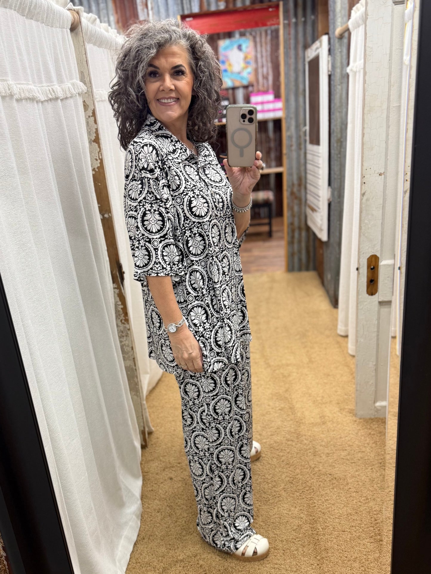 2-Piece Blouse + Relaxed Pants Resort Wear Set