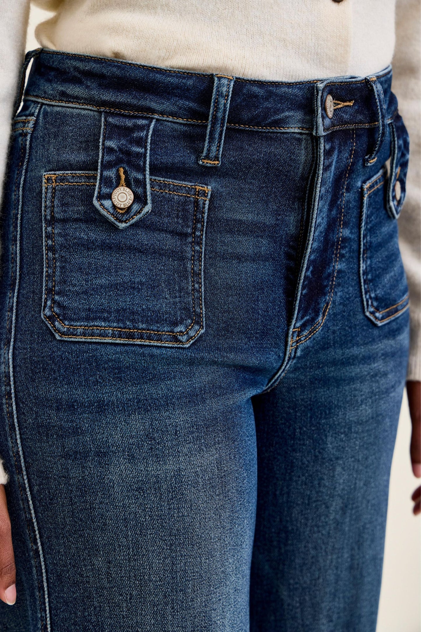Judy Blue HW LUX Retro Wide w/ Front Patch Tab Closure DK Retro Fade Indigo Jeans 881159