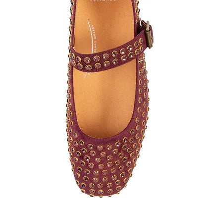 Yellow Box Burgundy Cantara